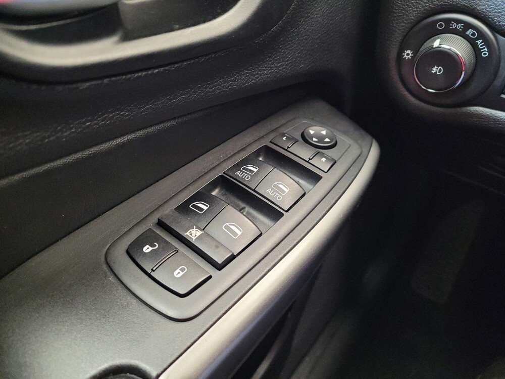 2021 Jeep Cherokee in Maple Heights, OH 44137 - 18121003 27