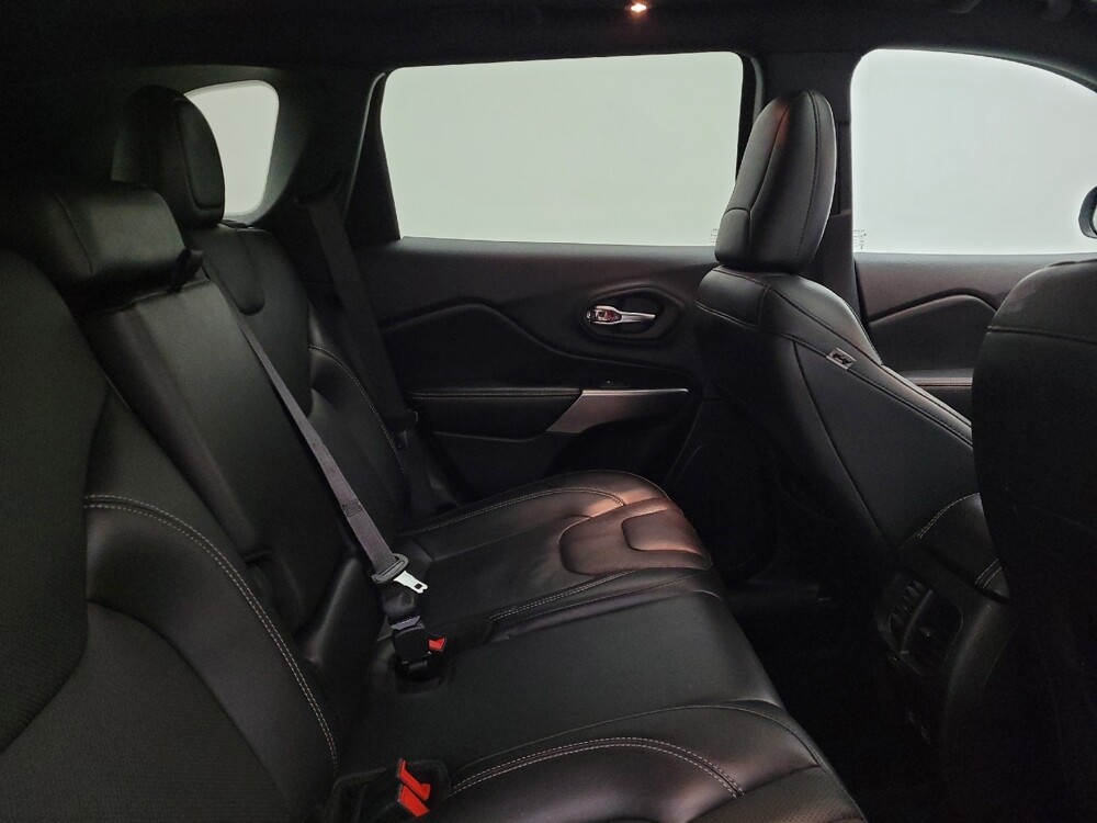 2021 Jeep Cherokee in Maple Heights, OH 44137 - 18121003 19