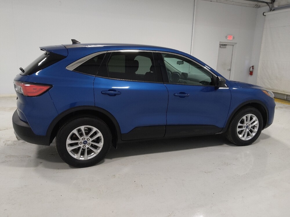 2022 Ford Escape in Columbus, OH 43231 - 18121008 10