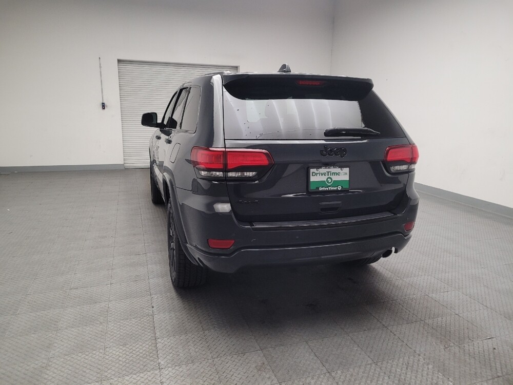 2018 Jeep Grand Cherokee in Fresno, CA 93726 - 18121016 6