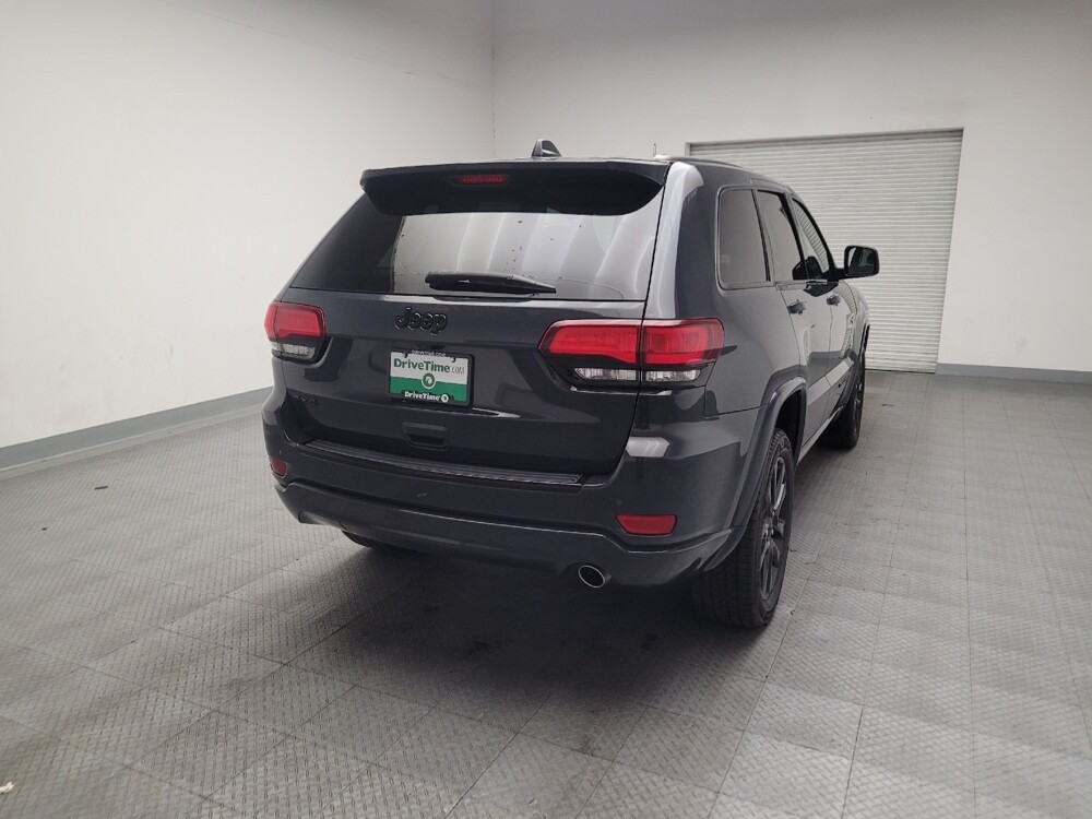 2018 Jeep Grand Cherokee in Fresno, CA 93726 - 18121016 7