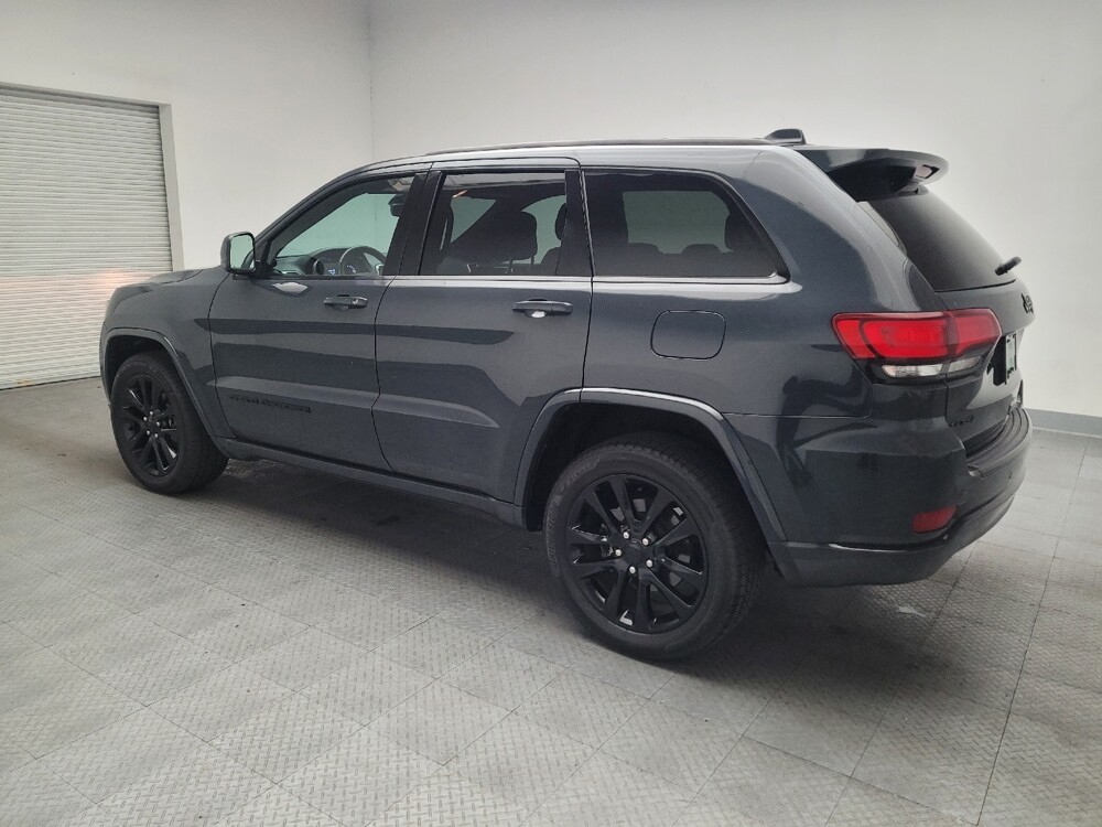 2018 Jeep Grand Cherokee in Fresno, CA 93726 - 18121016 3