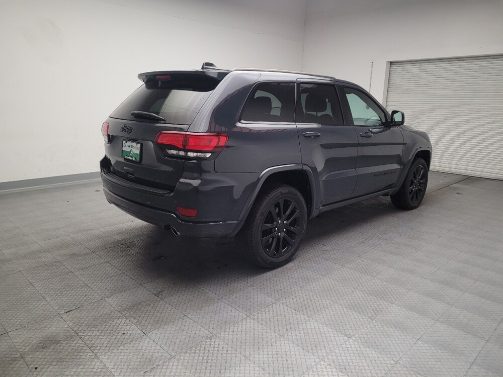 2018 Jeep Grand Cherokee in Fresno, CA 93726 - 18121016 9