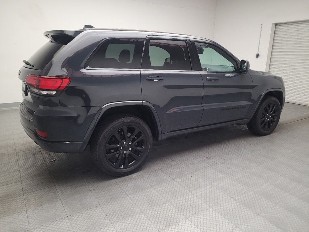 2018 Jeep Grand Cherokee in Fresno, CA 93726 - 18121016 10