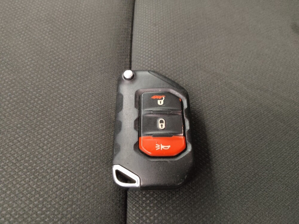 2018 Jeep Wrangler in St. Louis, MO 63136 - 18121024 32