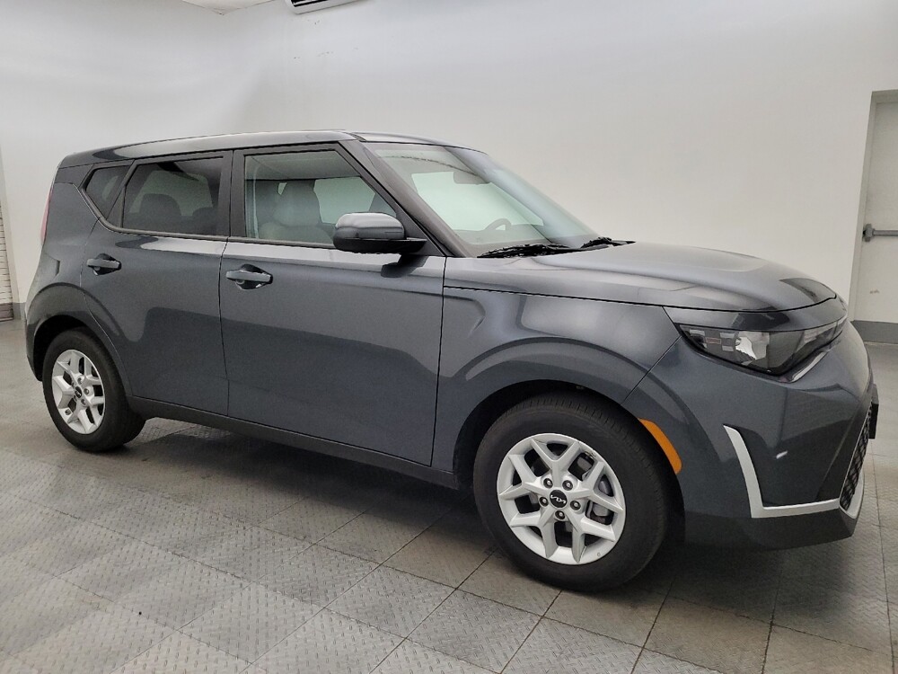 2025 Kia Soul in Tucson, AZ 85705 - 18121028 11