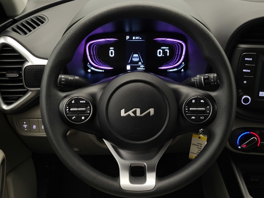 2025 Kia Soul in Tucson, AZ 85705 - 18121028 22