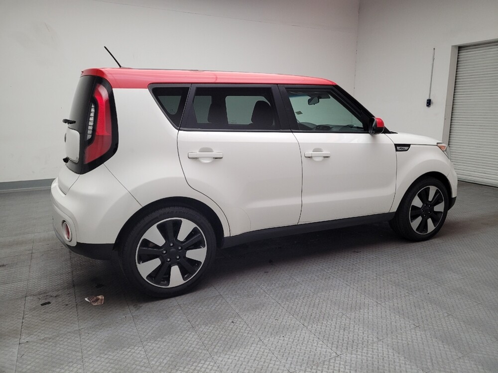 2019 Kia Soul in Downey, CA 90241 - 18121048 10