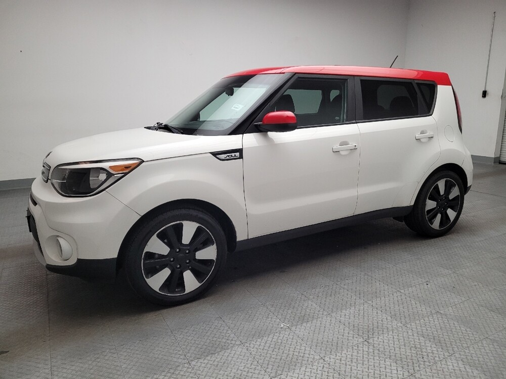 2019 Kia Soul in Downey, CA 90241 - 18121048 2
