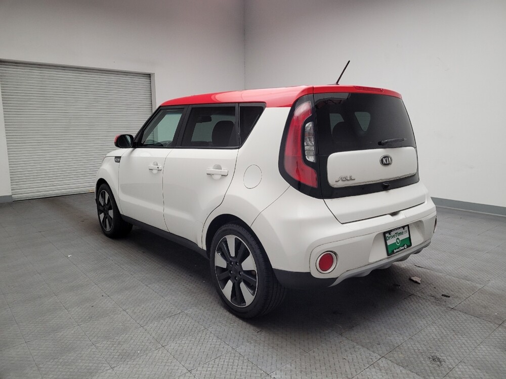 2019 Kia Soul in Downey, CA 90241 - 18121048 5