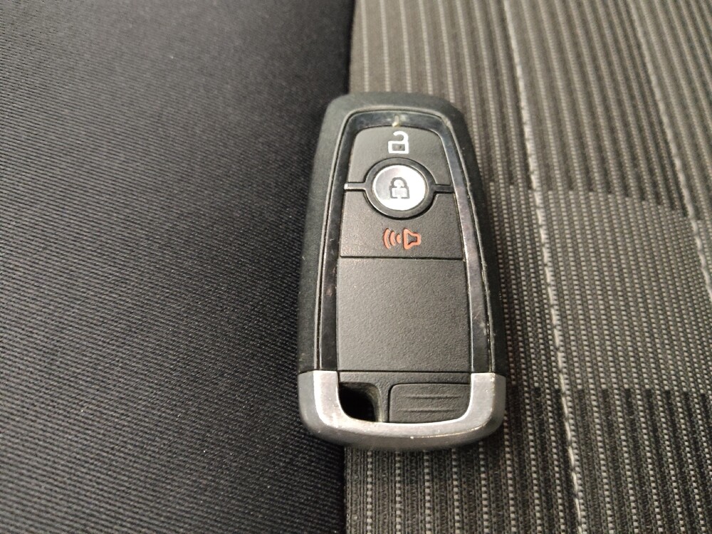 2018 Ford Edge in Wichita, KS 67207 - 18121055 32