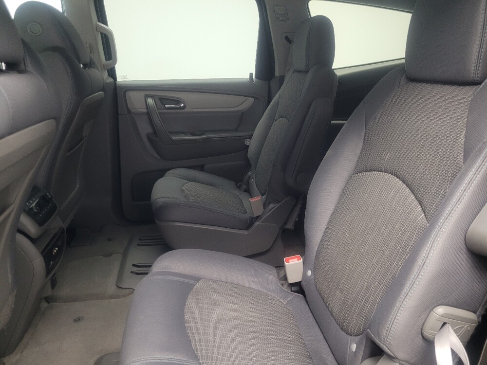 2015 Chevrolet Traverse in Indianapolis, IN 46219 - 18121062 18