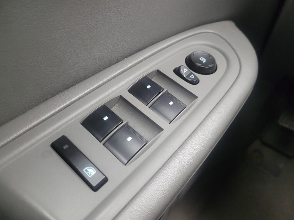 2015 Chevrolet Traverse in Indianapolis, IN 46219 - 18121062 27