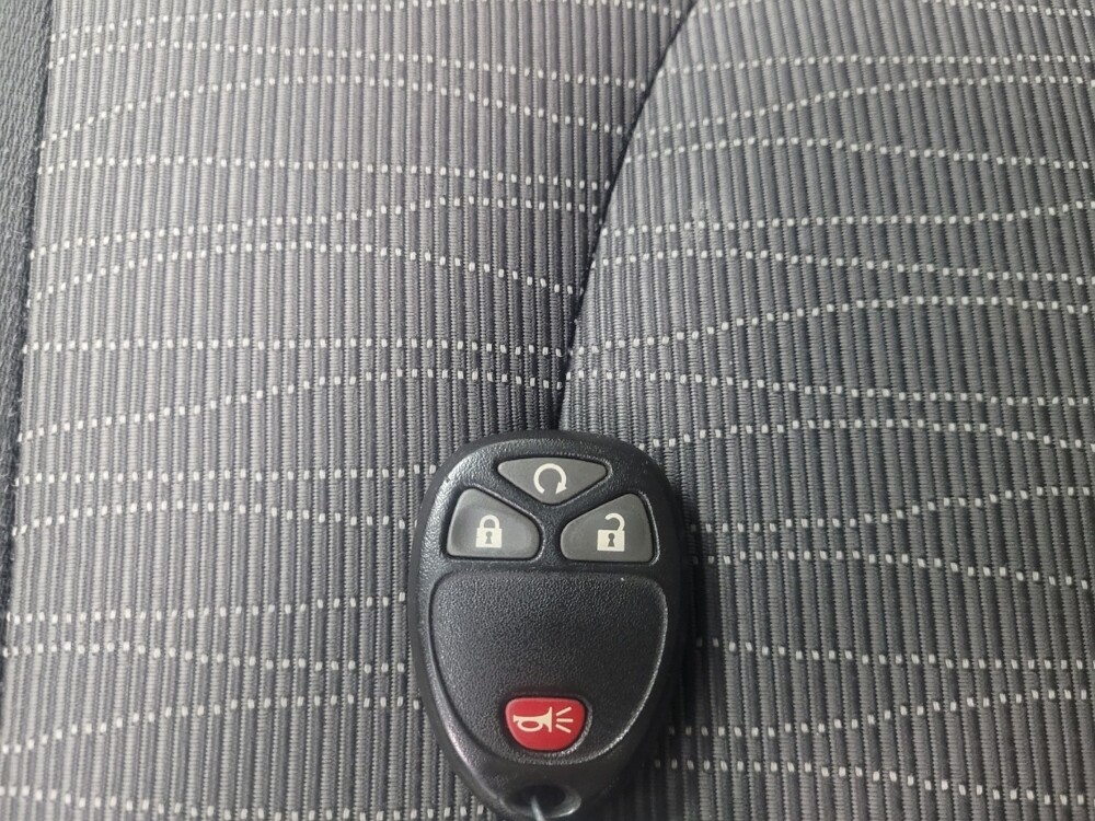 2015 Chevrolet Traverse in Indianapolis, IN 46219 - 18121062 32