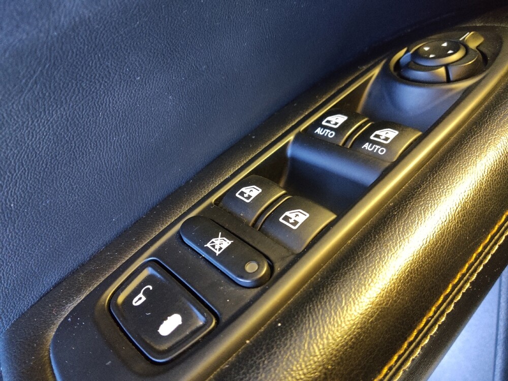 2018 Jeep Compass in Phoenix, AZ 85022 - 18121069 27