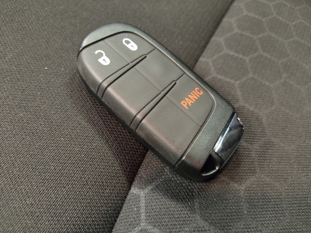 2018 Jeep Compass in Phoenix, AZ 85022 - 18121069 32