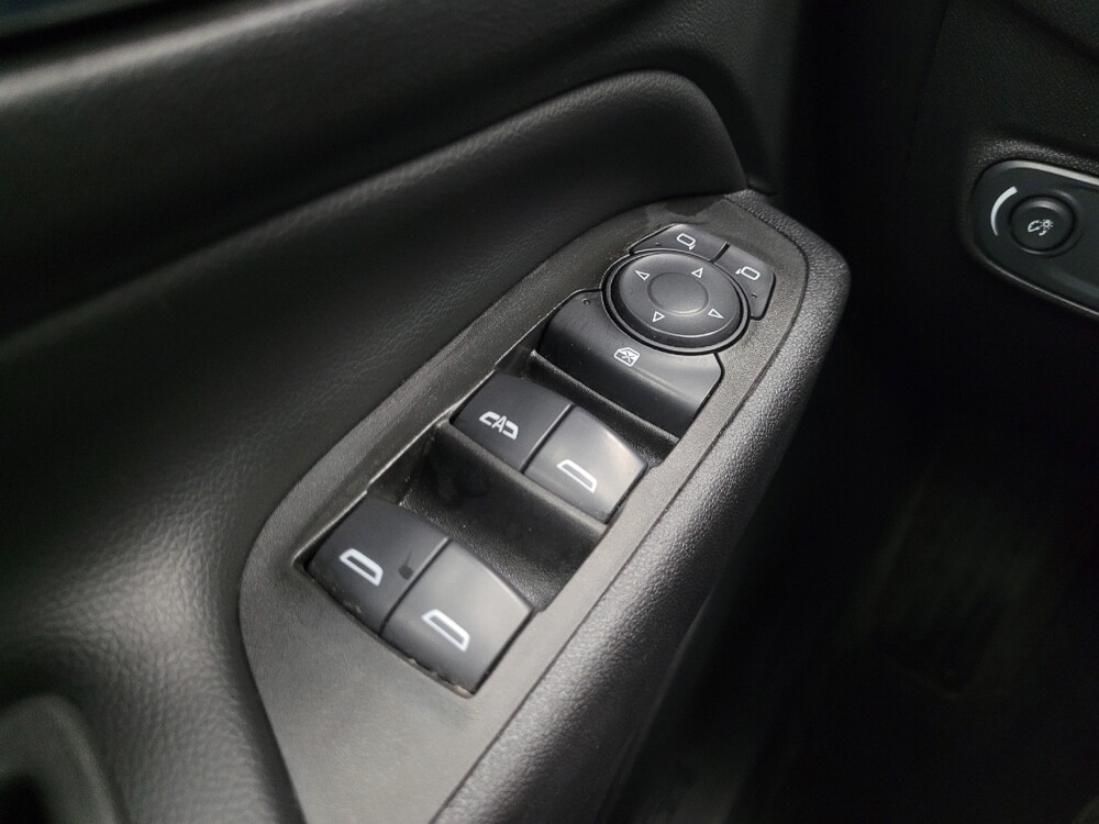 2020 Chevrolet Equinox in Indianapolis, IN 46219 - 18121071 27