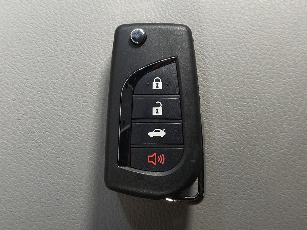 2019 Toyota Camry in Tyler, TX 75701 - 18121074 32