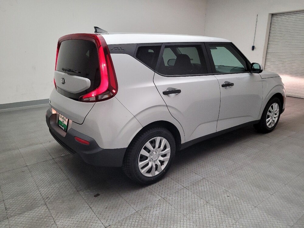 2021 Kia Soul in Fresno, CA 93726 - 18121076 9