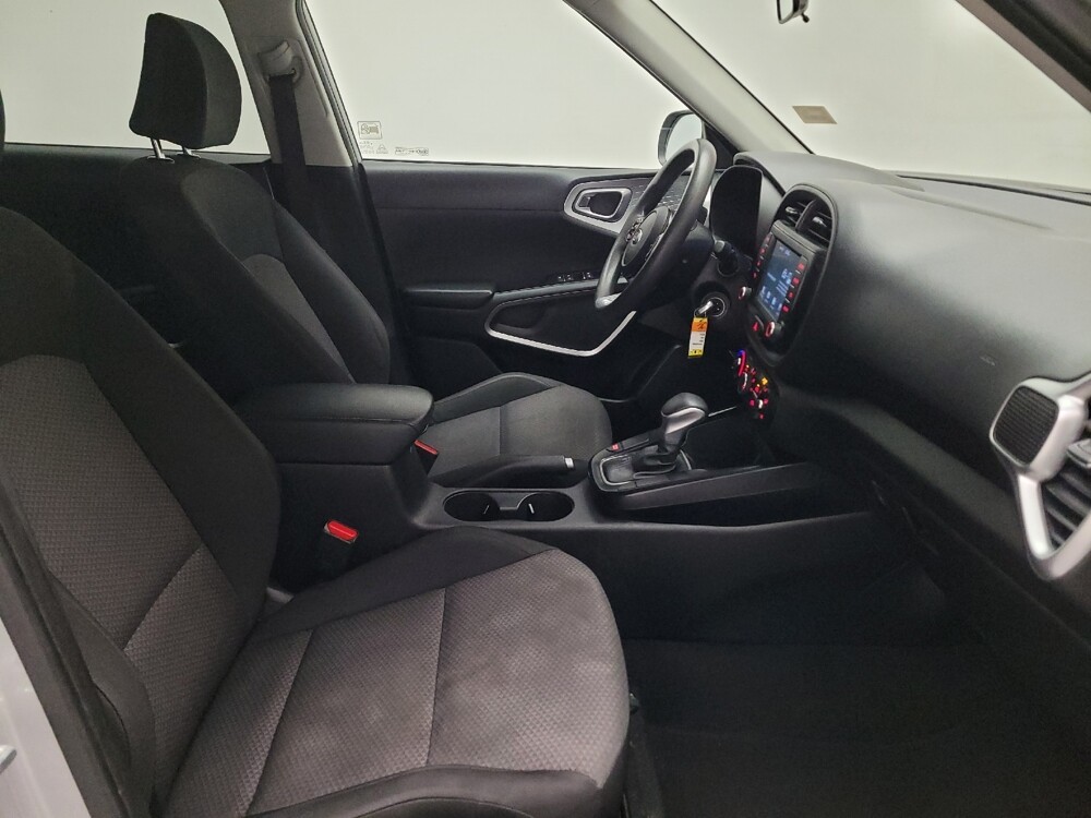 2021 Kia Soul in Fresno, CA 93726 - 18121076 21