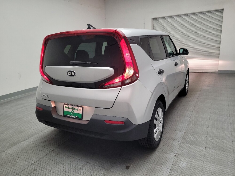 2021 Kia Soul in Fresno, CA 93726 - 18121076 7