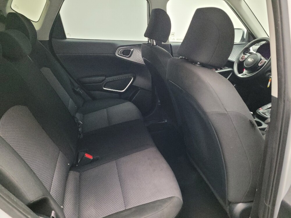 2021 Kia Soul in Fresno, CA 93726 - 18121076 19