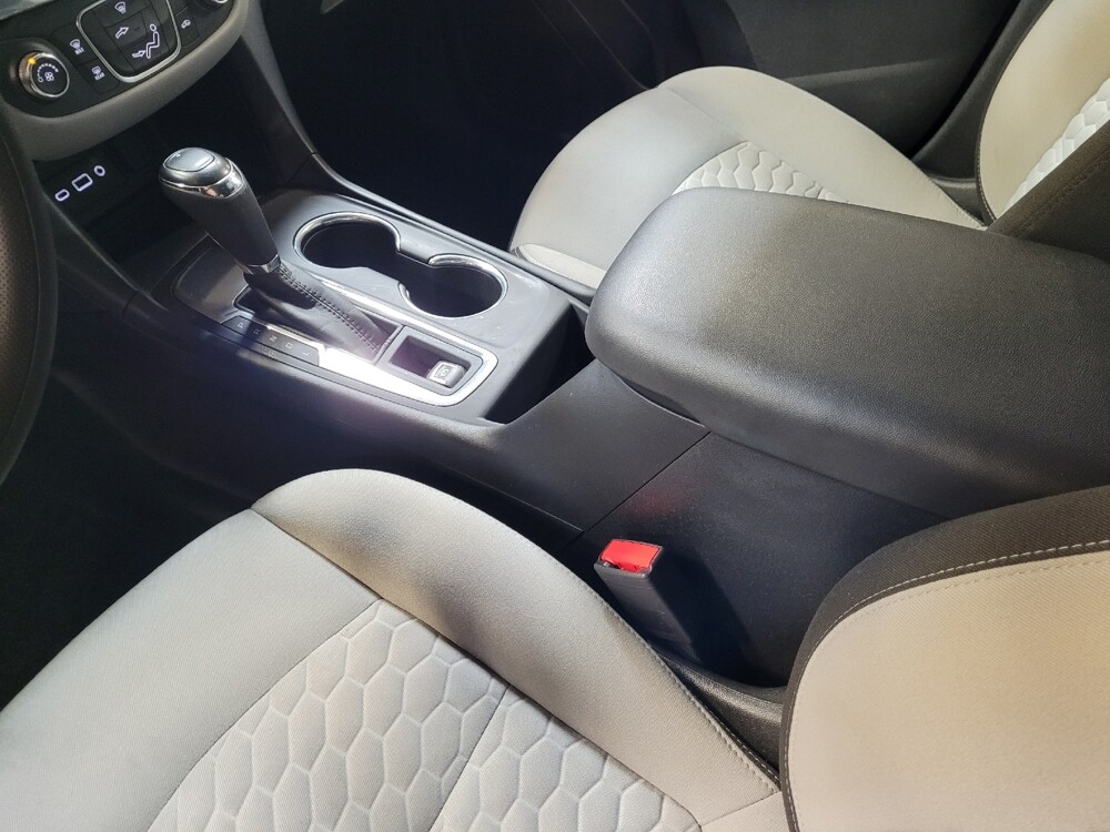 2020 Chevrolet Equinox in Fresno, CA 93726 - 18121078 26