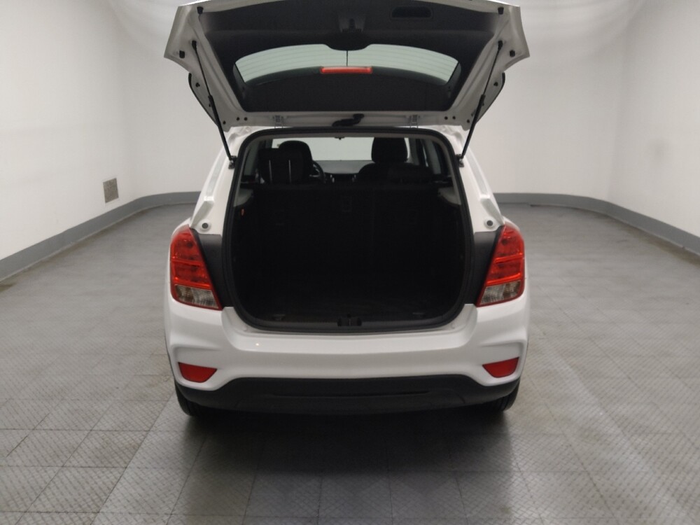 2020 Chevrolet Trax in Des Moines, IA 50310 - 18121080 29