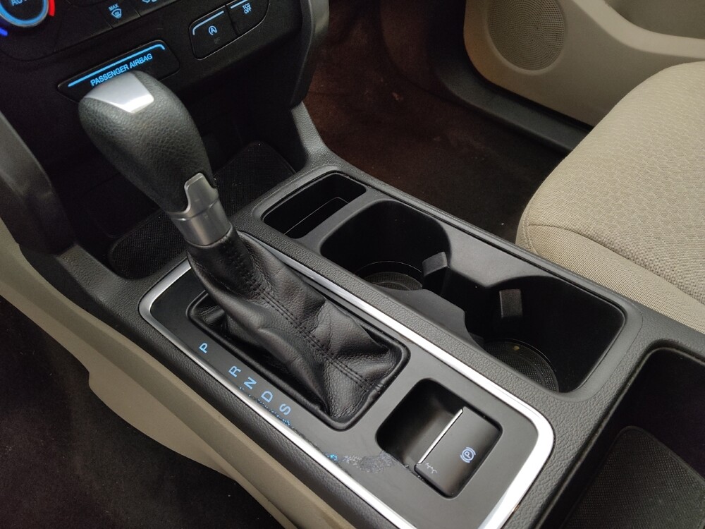 2017 Ford Escape in St. Louis, MO 63136 - 18121083 26