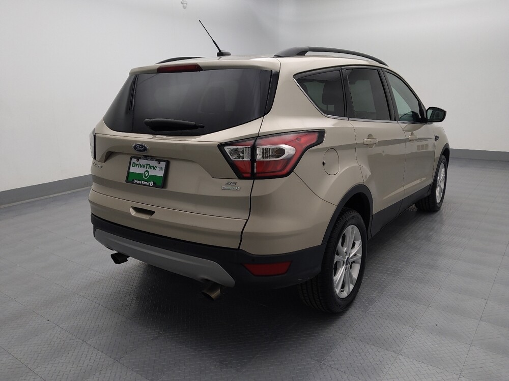 2017 Ford Escape in St. Louis, MO 63136 - 18121083 9