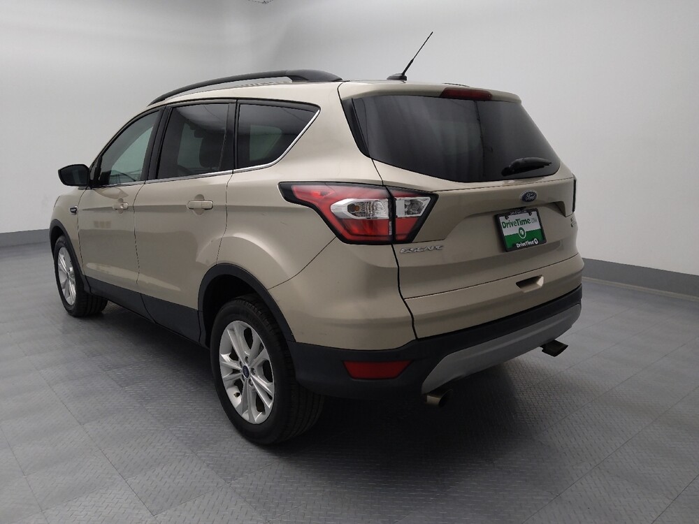 2017 Ford Escape in St. Louis, MO 63136 - 18121083 5