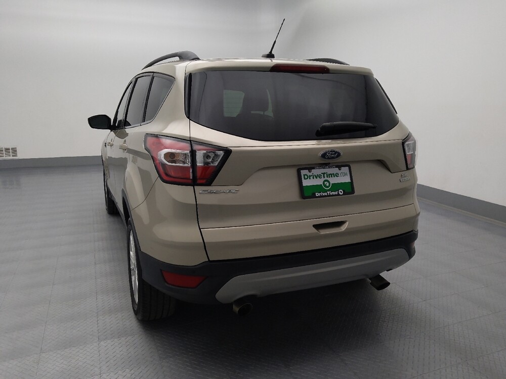 2017 Ford Escape in St. Louis, MO 63136 - 18121083 6