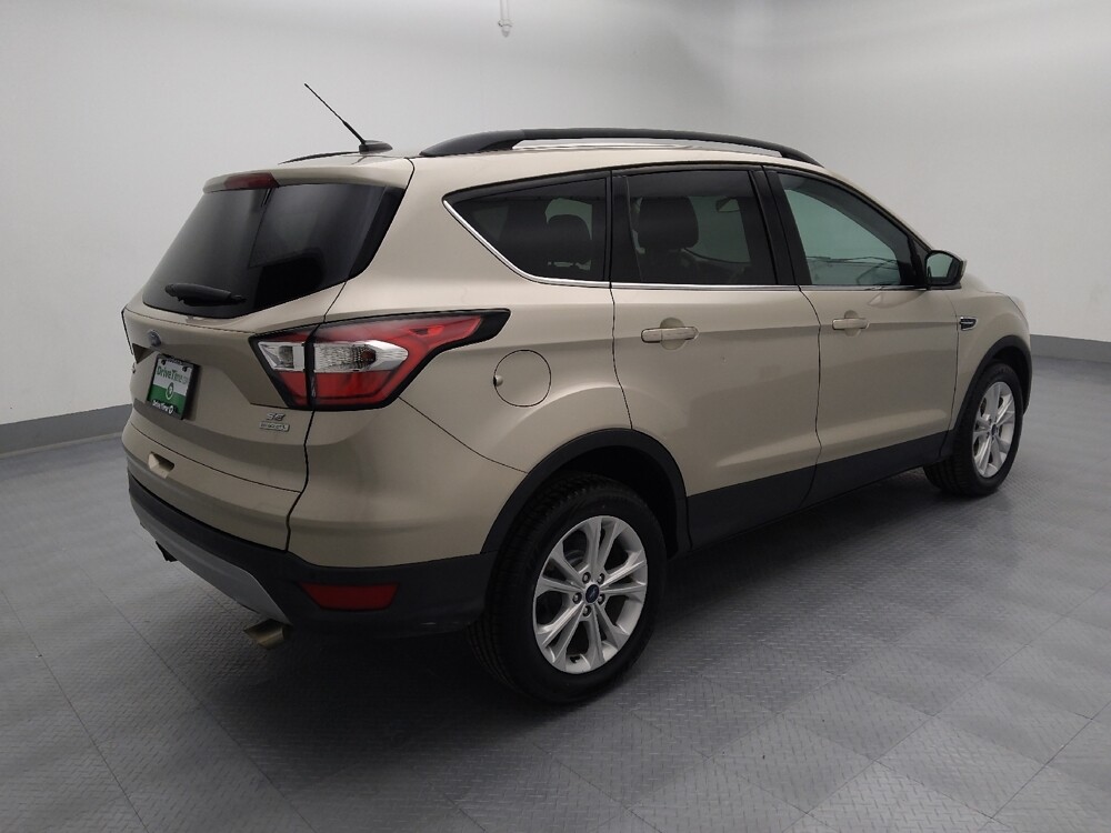 2017 Ford Escape in St. Louis, MO 63136 - 18121083 10