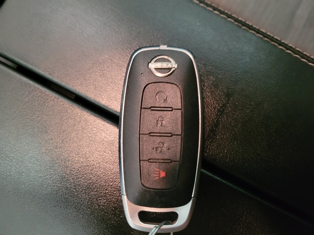 2023 Nissan Rogue in Downey, CA 90241 - 18121091 32