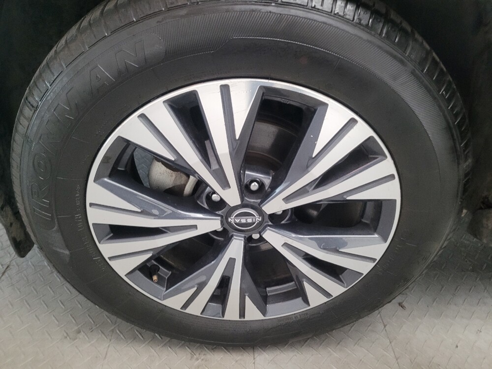 2023 Nissan Rogue in Downey, CA 90241 - 18121091 31