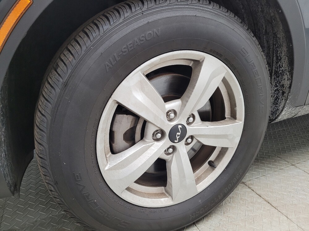 2023 Kia Sorento in Grand Rapids, MI 49508 - 18121095 31