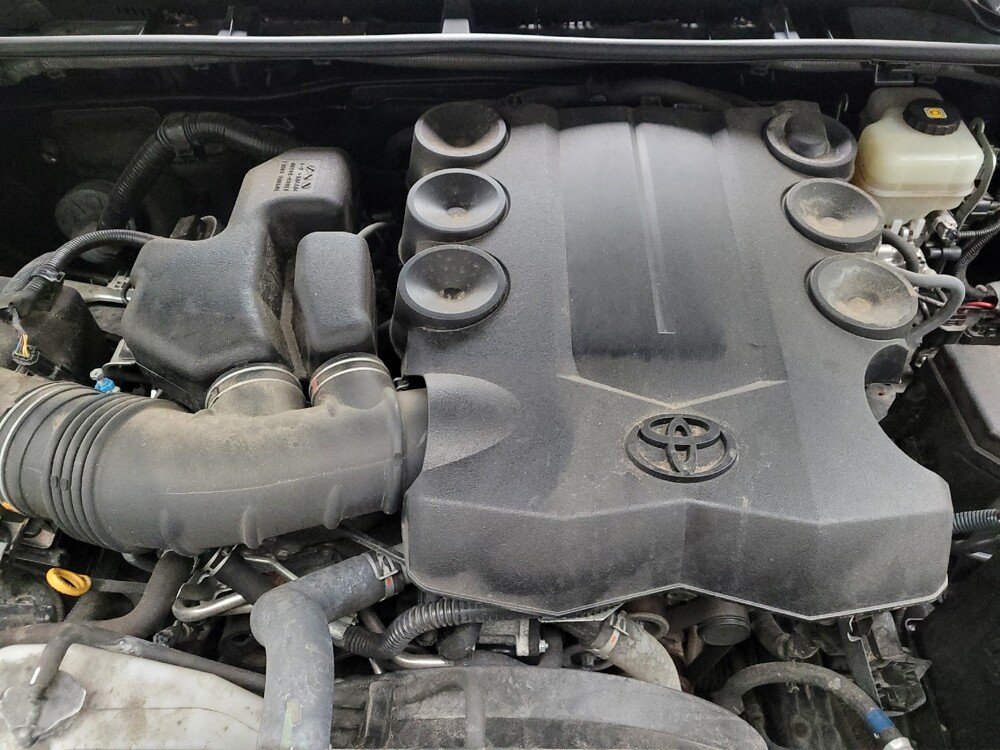 2018 Toyota 4Runner in Eastpointe, MI 48021 - 18121097 30