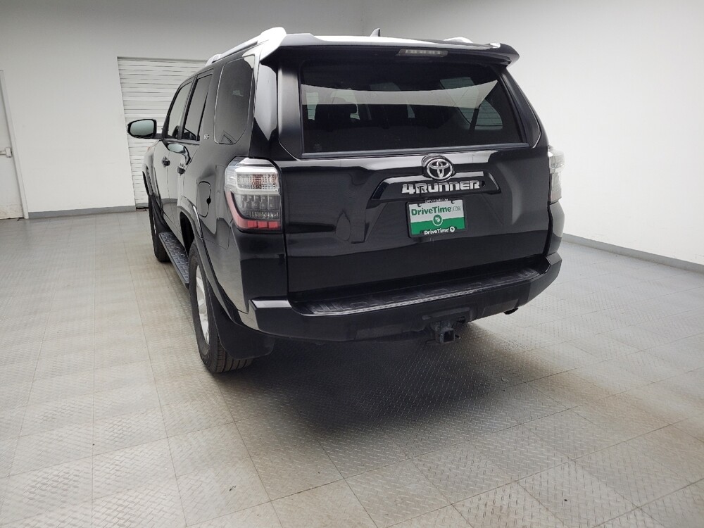 2018 Toyota 4Runner in Eastpointe, MI 48021 - 18121097 6