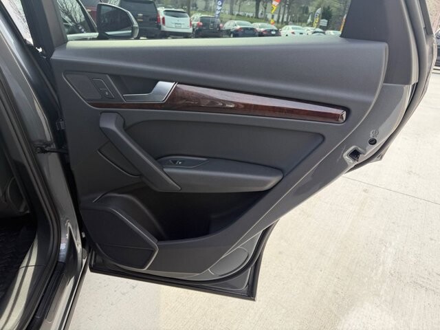 2018 Audi Q5 in Knoxville, TN 37920 - 18121103 10