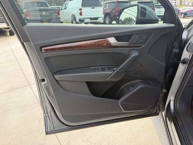 2018 Audi Q5 in Knoxville, TN 37920 - 18121103 11