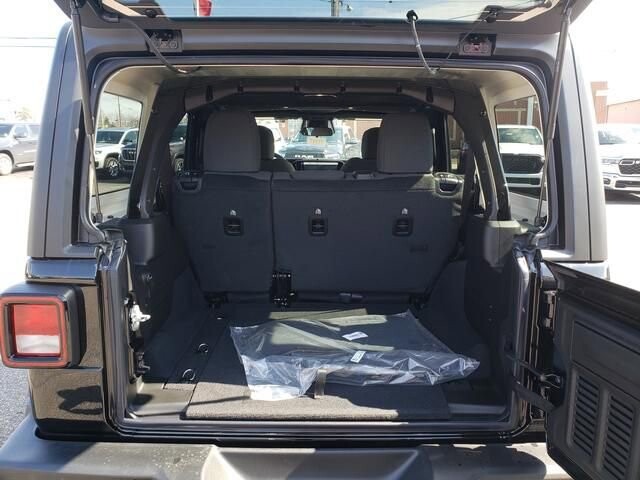 2026 Jeep Wrangler in Bedford, OH 44146 - 18121109 4