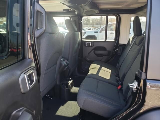 2026 Jeep Wrangler in Bedford, OH 44146 - 18121109 7