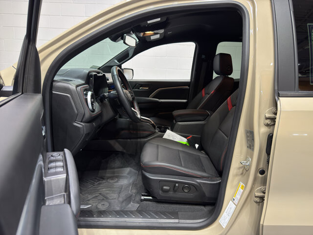 2023 Chevrolet Colorado in Burlington, WI 53105 - 18121142 14