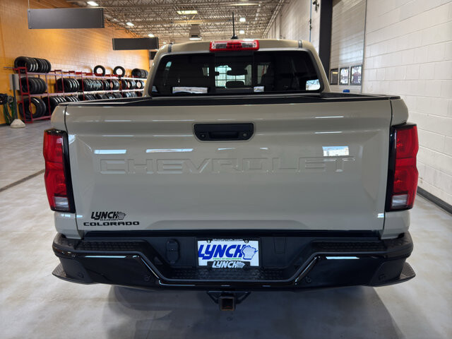 2023 Chevrolet Colorado in Burlington, WI 53105 - 18121142 4