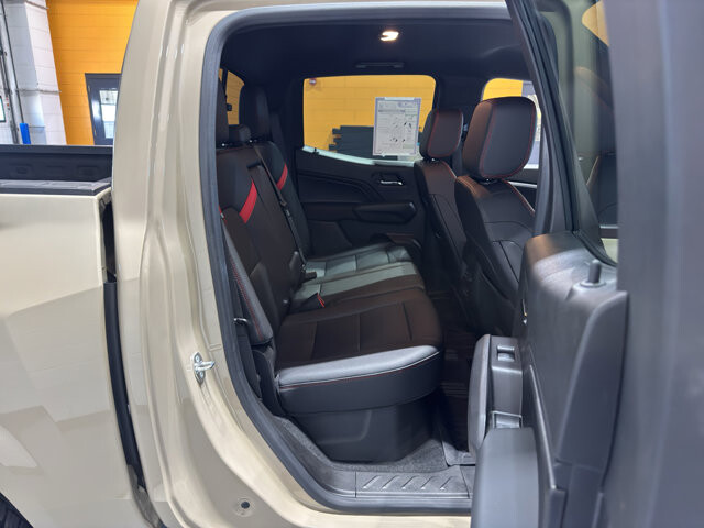 2023 Chevrolet Colorado in Burlington, WI 53105 - 18121142 19