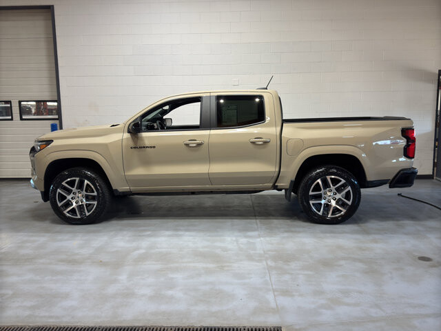 2023 Chevrolet Colorado in Burlington, WI 53105 - 18121142 2