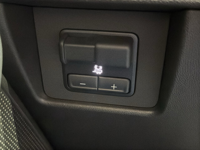 2023 Chevrolet Colorado in Burlington, WI 53105 - 18121142 32