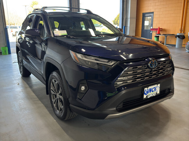 2024 Toyota RAV4 in Burlington, WI 53105 - 18121143 7
