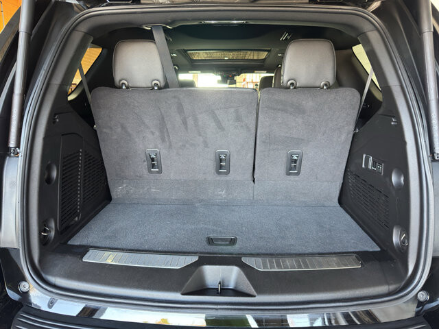 2023 Chevrolet Tahoe in Burlington, WI 53105 - 18121148 23