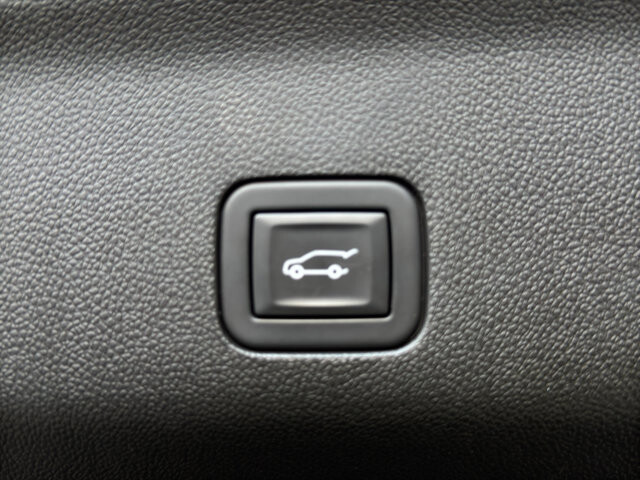 2023 Chevrolet Tahoe in Burlington, WI 53105 - 18121148 25